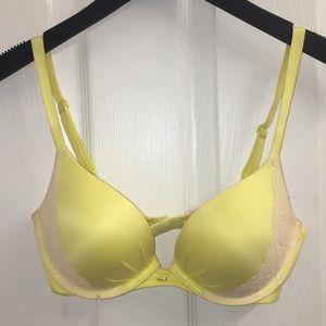 Victoria’s Secret “Fabulous” bra